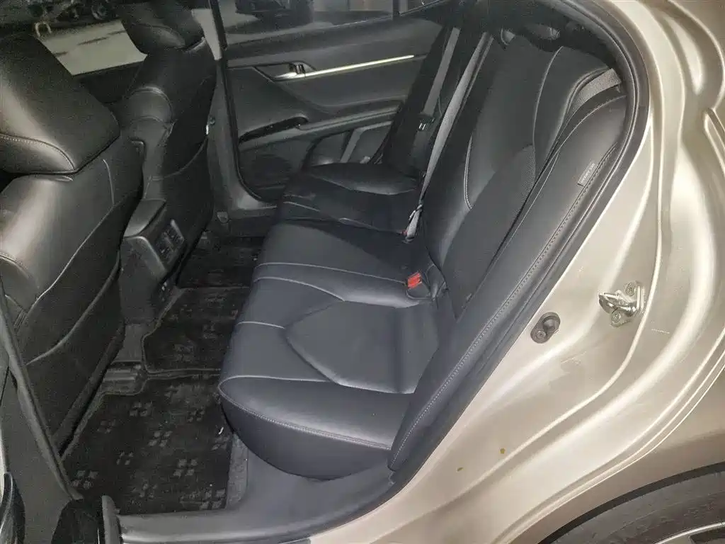 Toyota Camry 2020 — фото 13