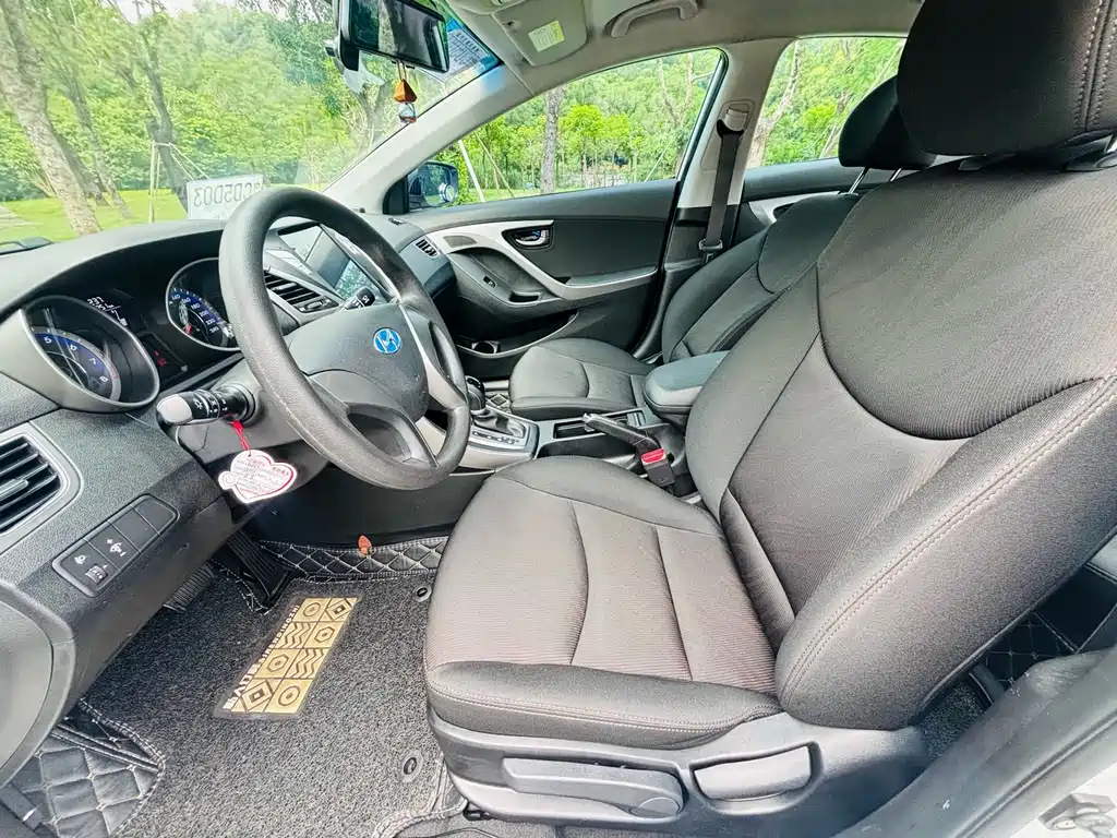 Hyundai Elantra Langdong 2018 — фото 4