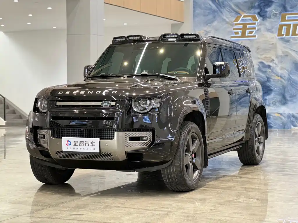 Land Rover Defender 2024 — фото 1