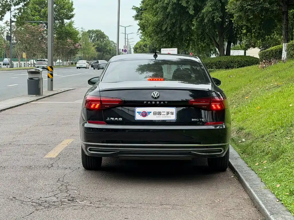 Volkswagen Passat 2022