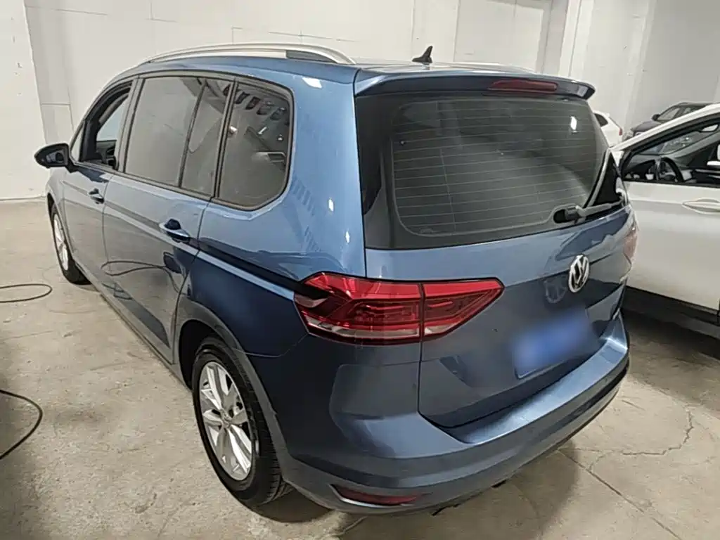 Volkswagen Touran 2017 — фото 5