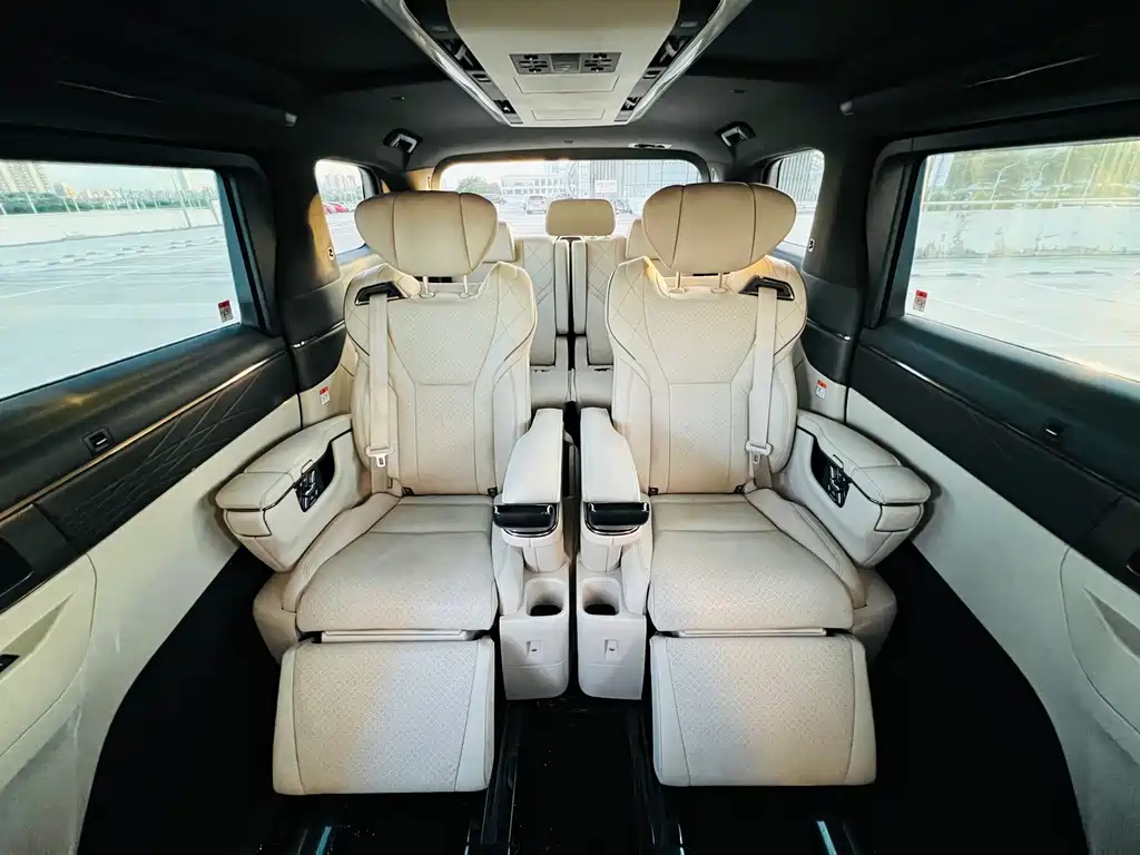 Toyota Alphard 2024 — фото 9