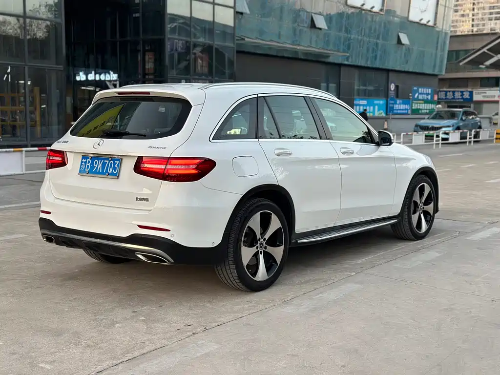 Mercedes-Benz GLC 2017 — фото 4