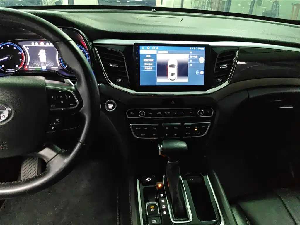 GAC Motor Trumpchi GS8 2017 — фото 13