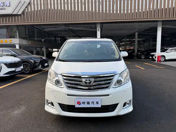 Toyota Alphard 2014