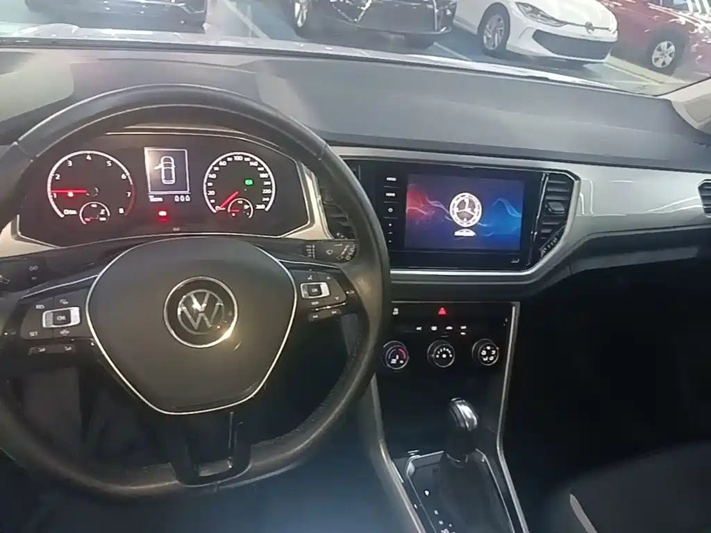 Volkswagen T-Roc 2021 — фото 10