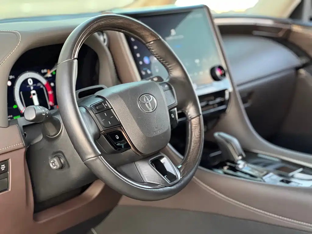 Toyota Alphard 2024 — фото 14