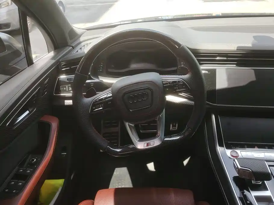 Audi SQ7 2025 — фото 15