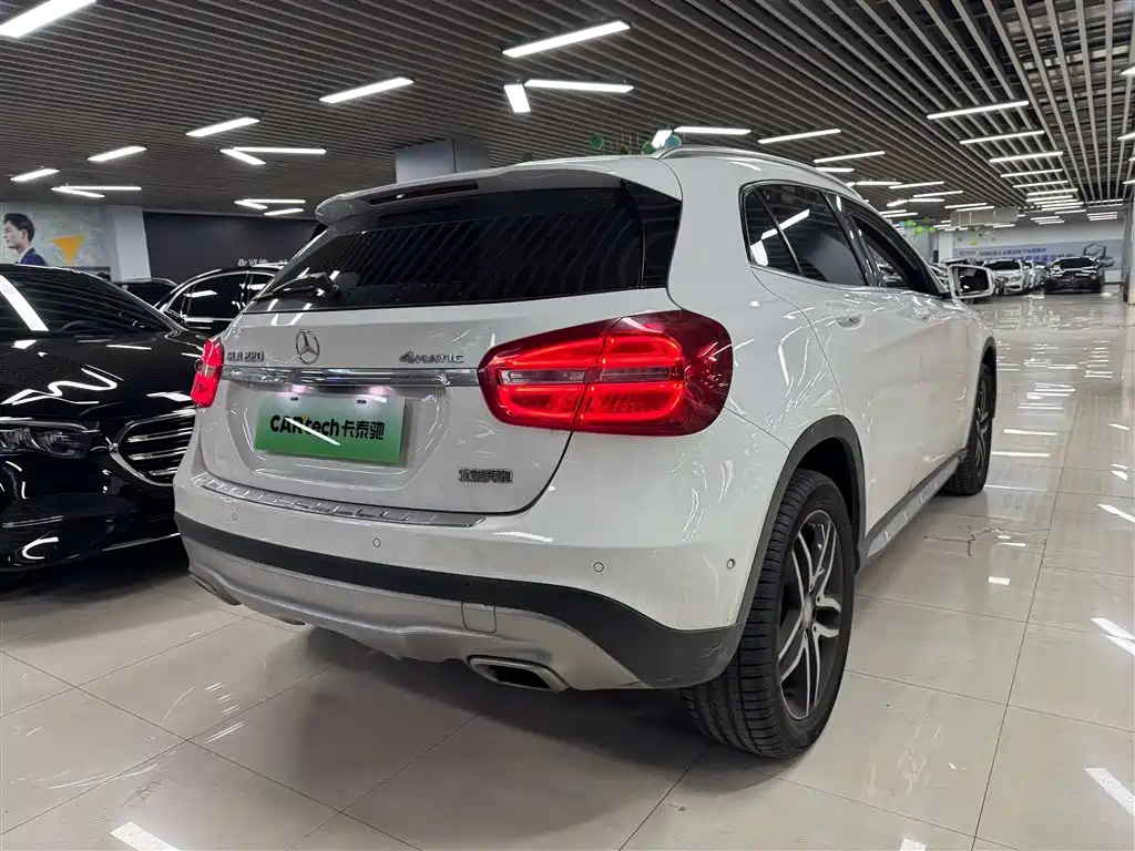 Mercedes-Benz GLA 2016