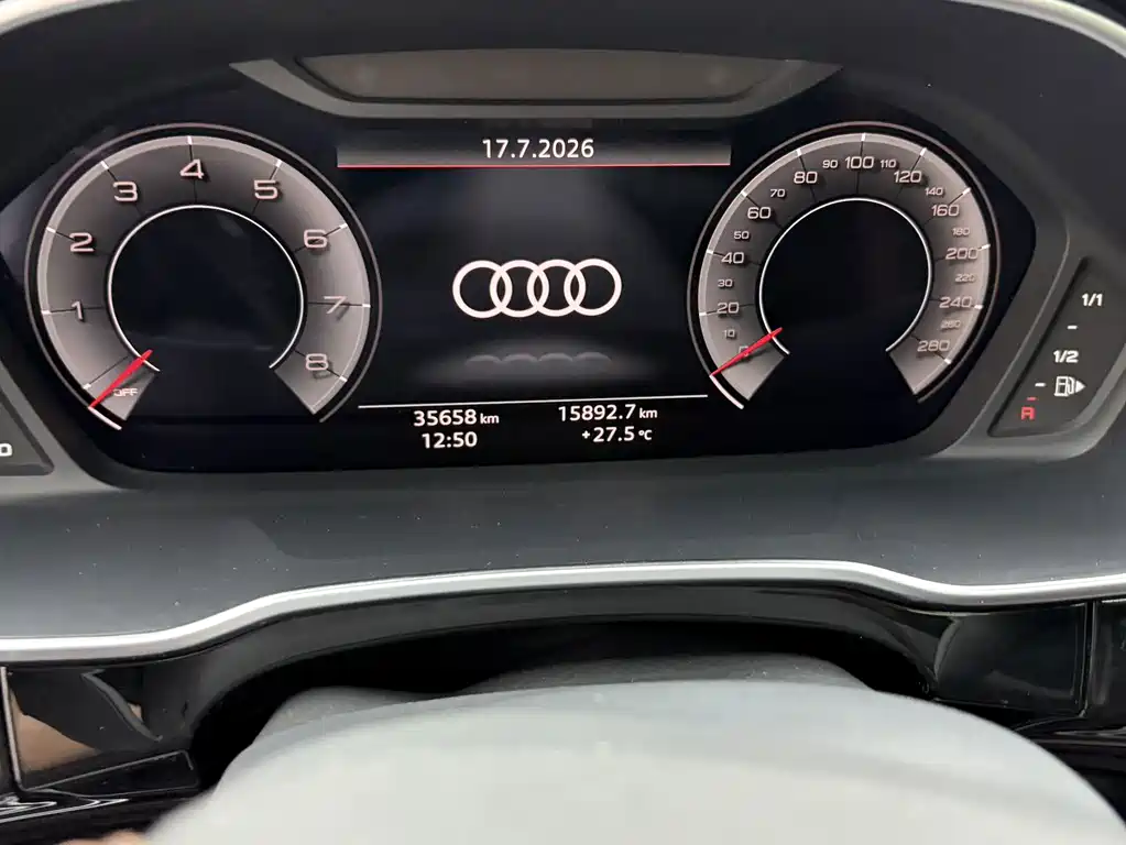 Audi Q3 2023 — фото 11
