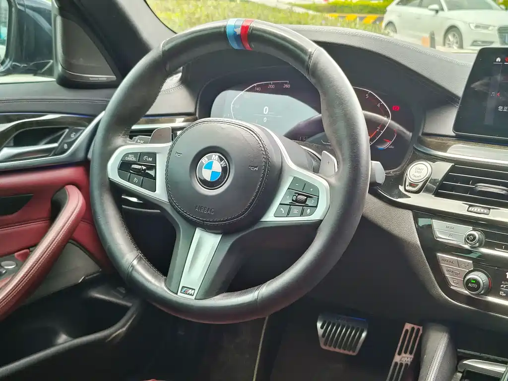 BMW 5 Series 2020 — фото 15