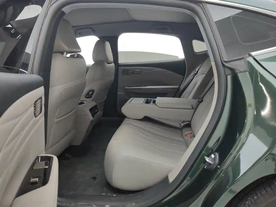 Geely Galaxy Starshine 8 2025 — фото 11