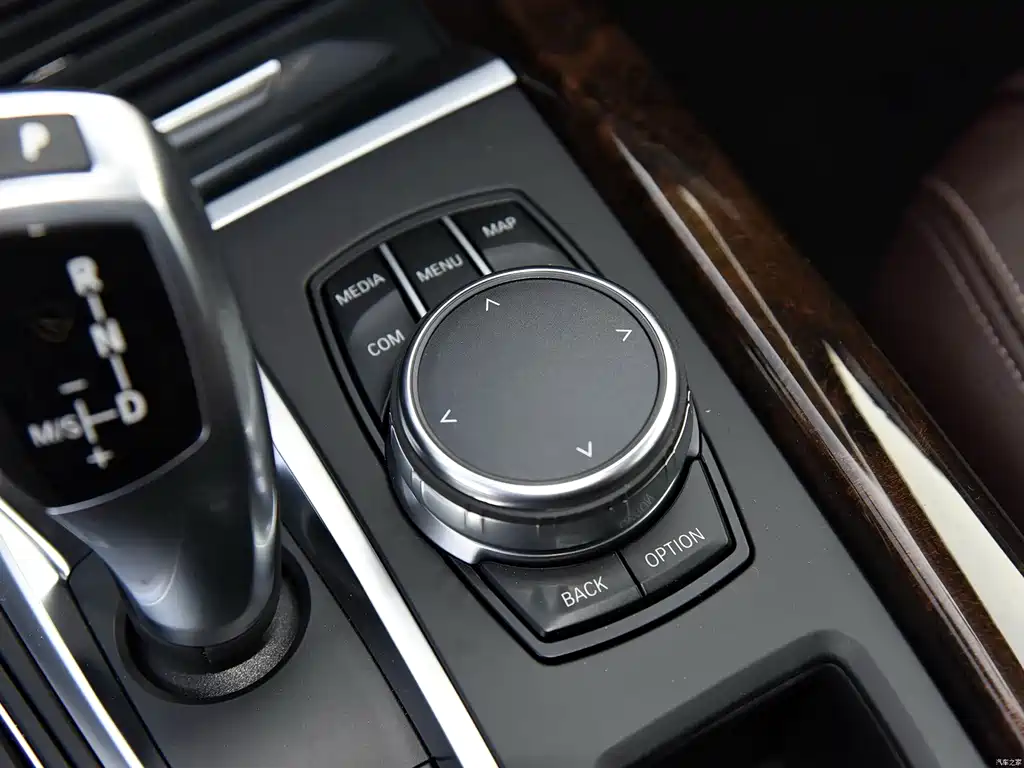 BMW X5 2016 — фото 9