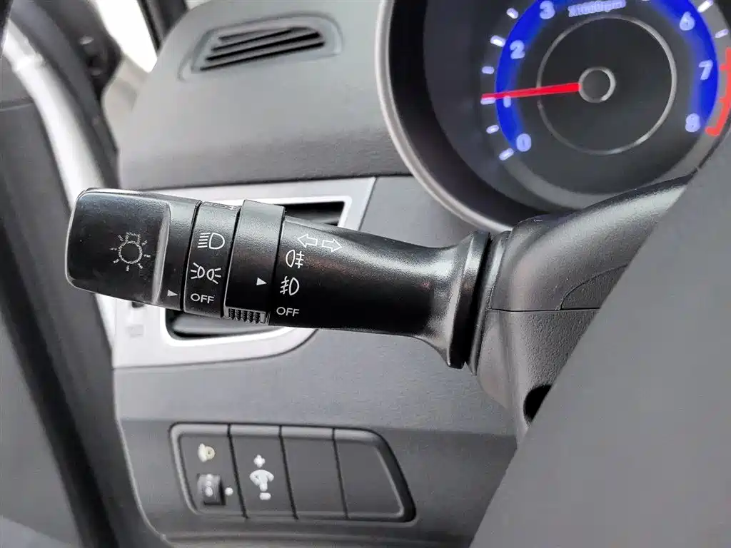 Hyundai Elantra Langdong 2015 — фото 21