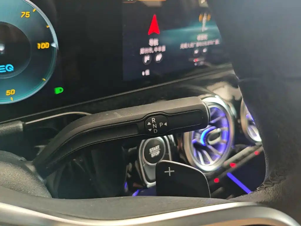 Mercedes-Benz EQA 2023 — фото 10