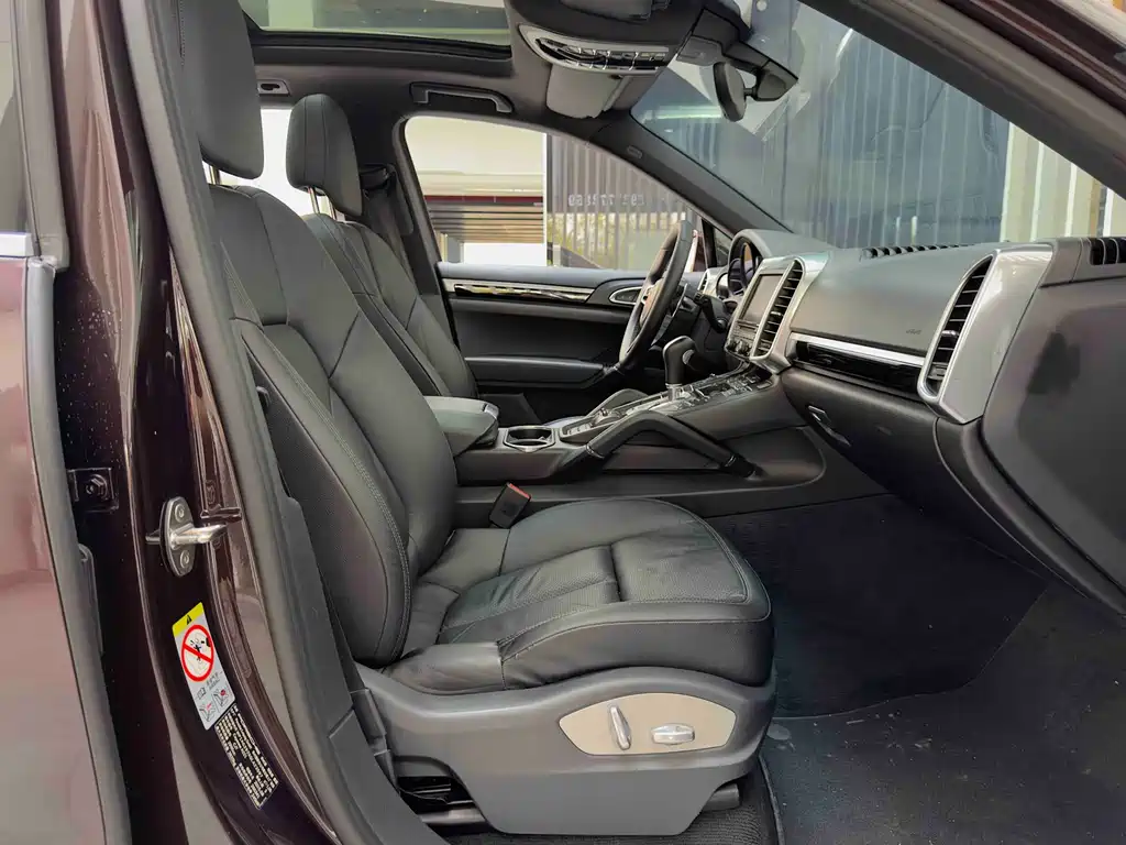 Porsche Cayenne 2015 — фото 19