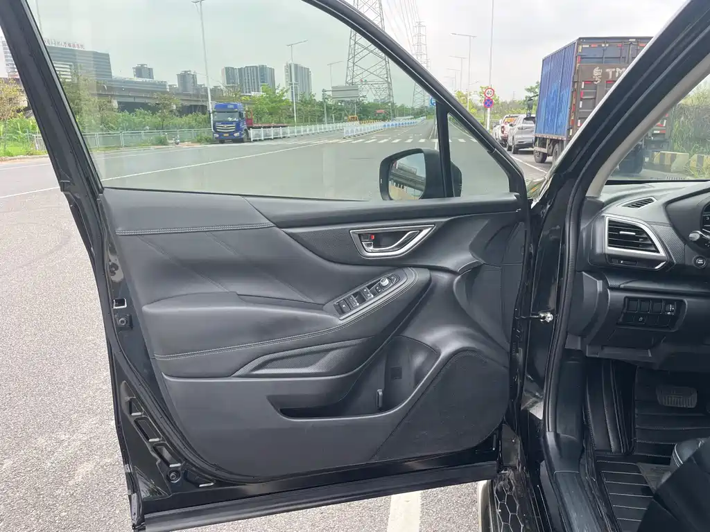 Subaru Forester 2019 — фото 12