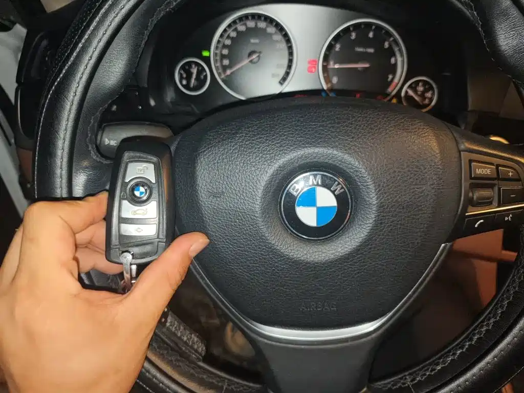 BMW 5 Series 2017 — фото 12