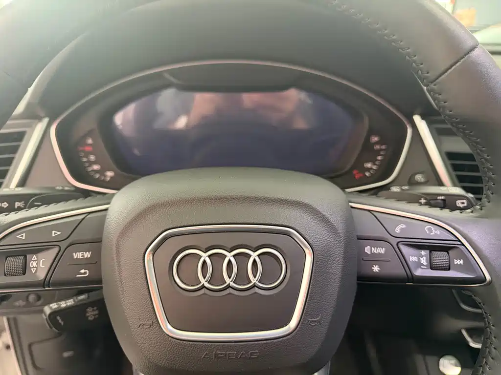 Audi Q5L 2019 — фото 12