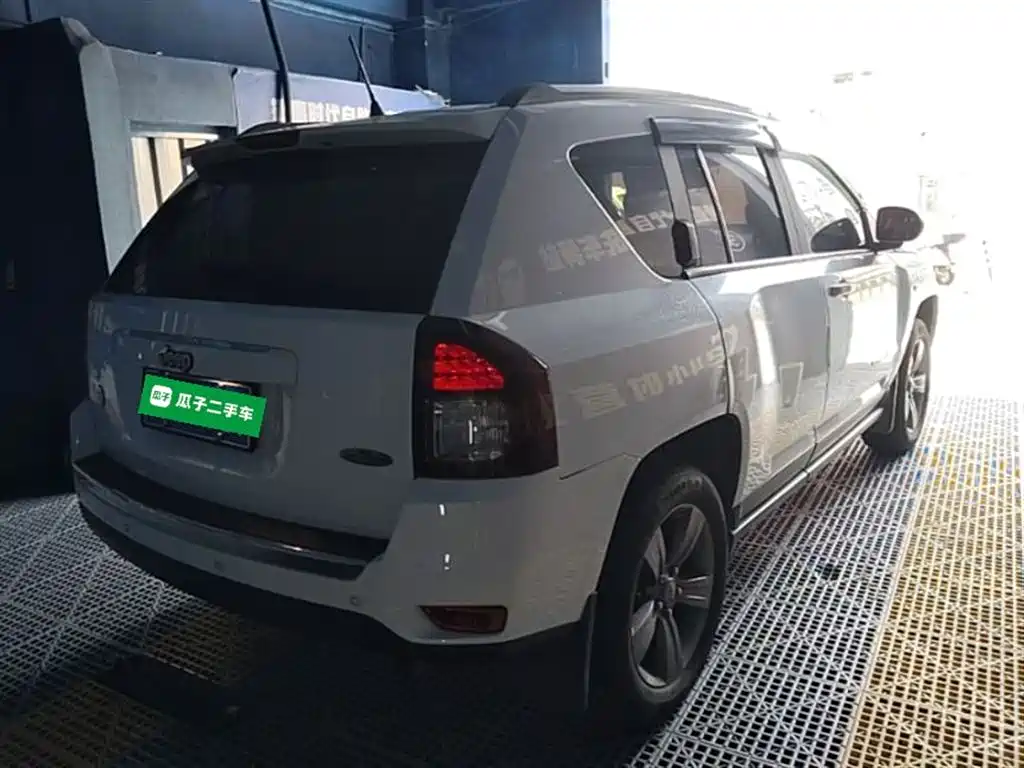 Jeep Compass 2014 — фото 7