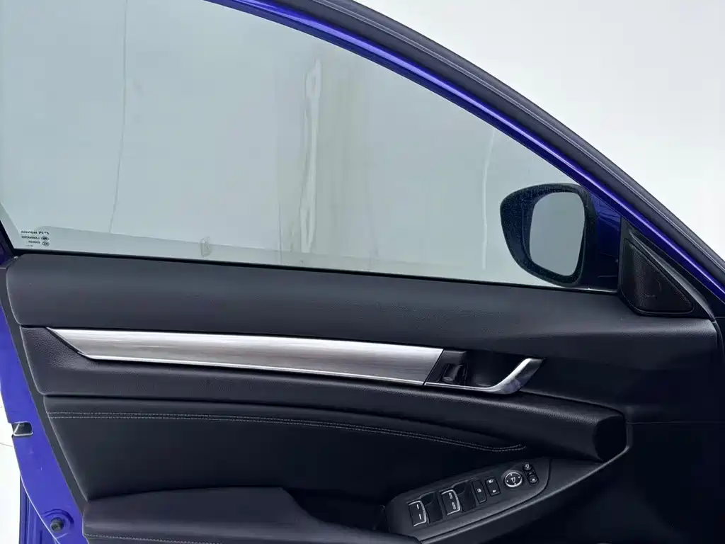 Honda Accord 2018 — фото 12
