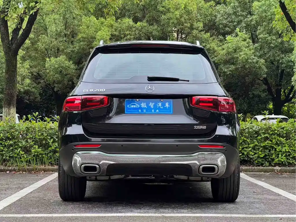 Mercedes-Benz GLB 2023