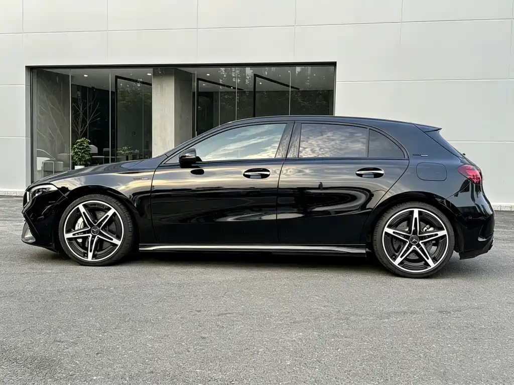 Mercedes-Benz A-Class AMG 2026 — фото 4