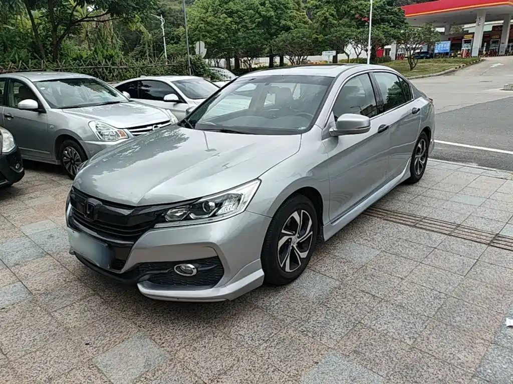 Honda Accord 2016 — фото 1