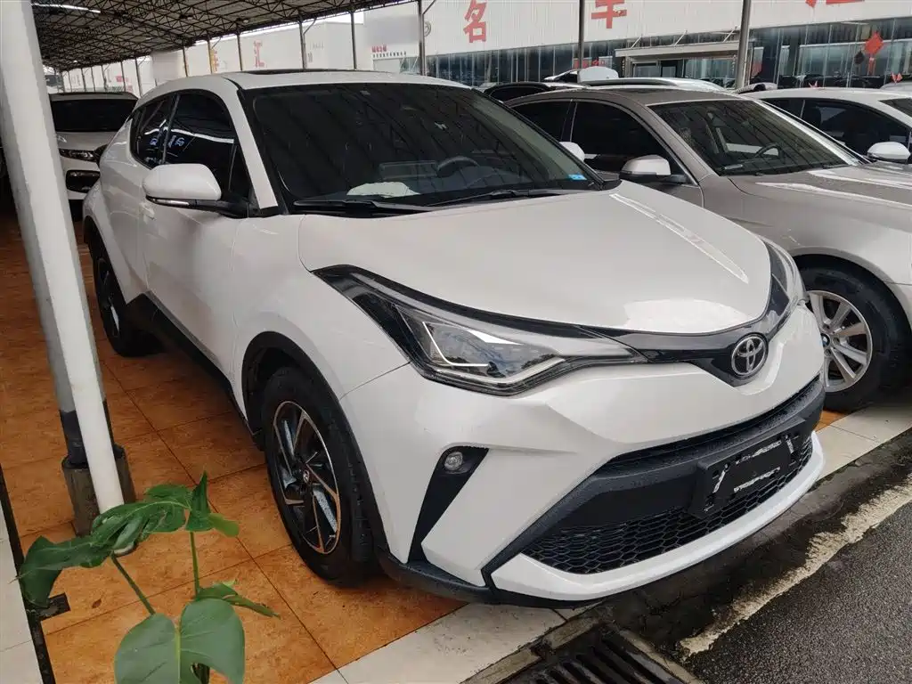 Toyota C-HR 2022 — фото 22