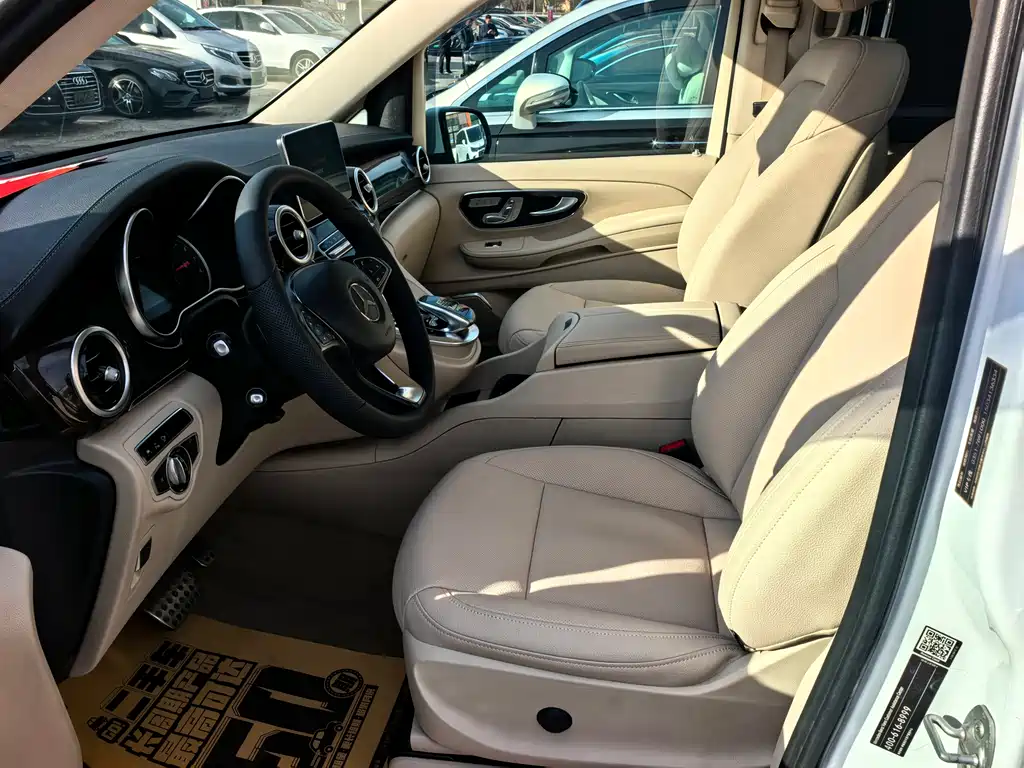 Mercedes-Benz V-Class 2016 — фото 20