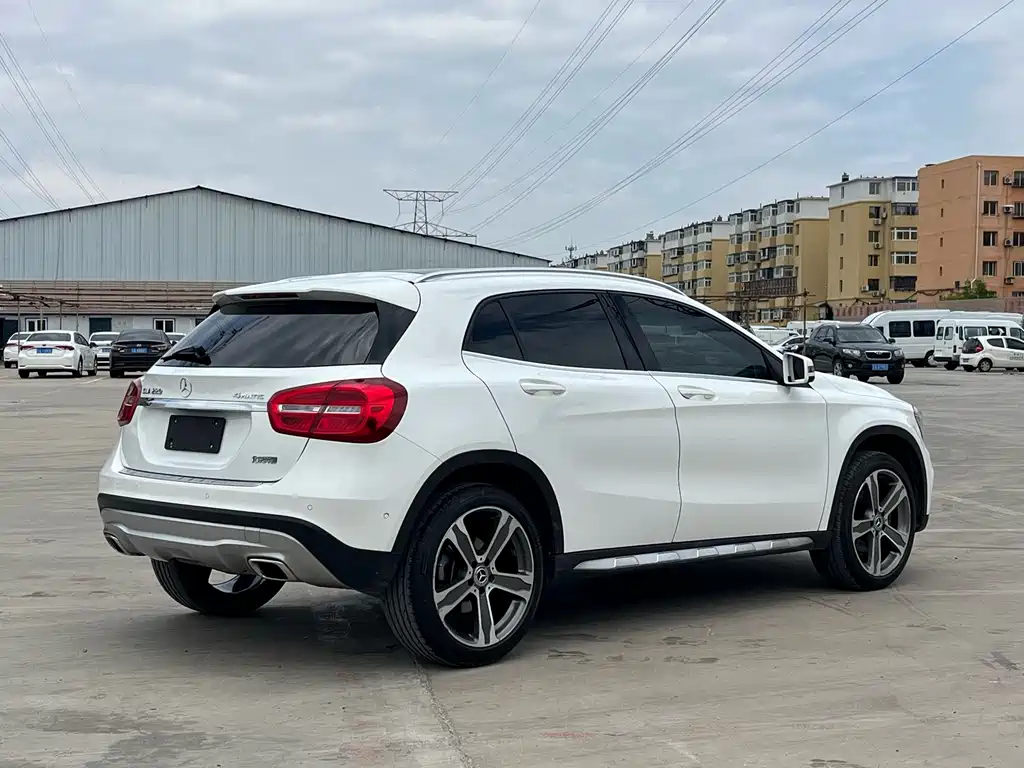 Mercedes-Benz GLA 2015 — фото 9