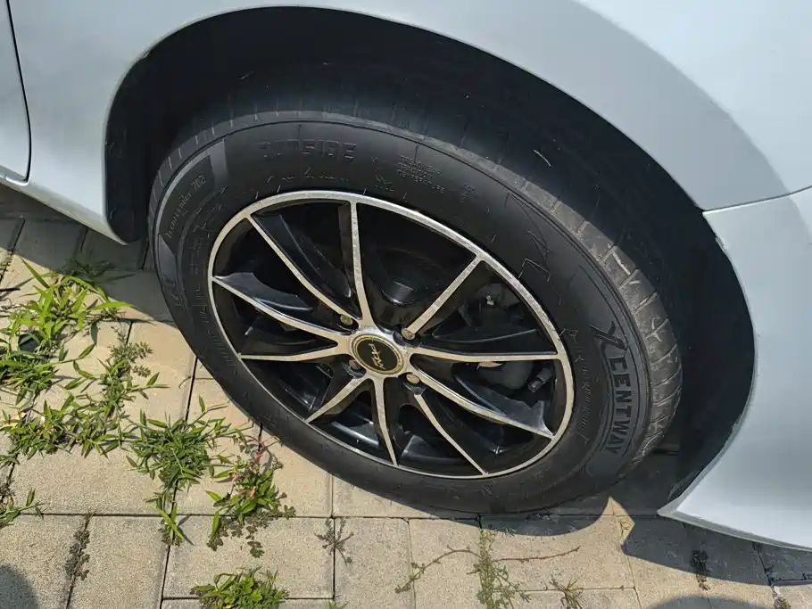 Toyota Yaris L 2019