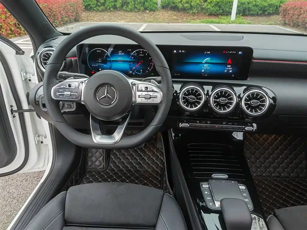 Mercedes-Benz A-Class 2022 — фото 21