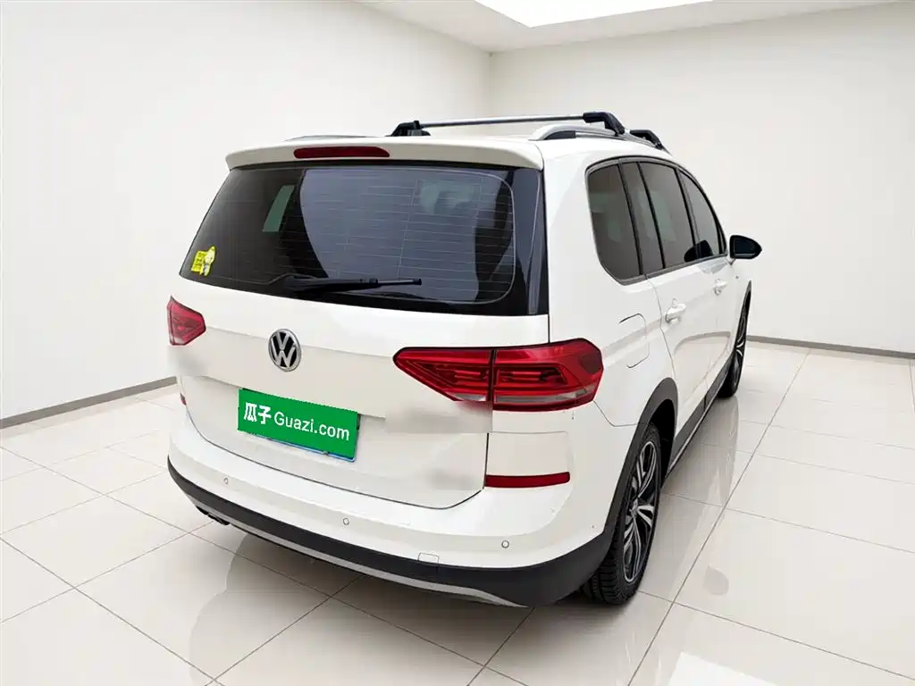Volkswagen Touran 2020 — фото 4