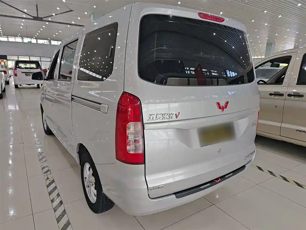 Wuling Hongguang V 2023 — фото 5