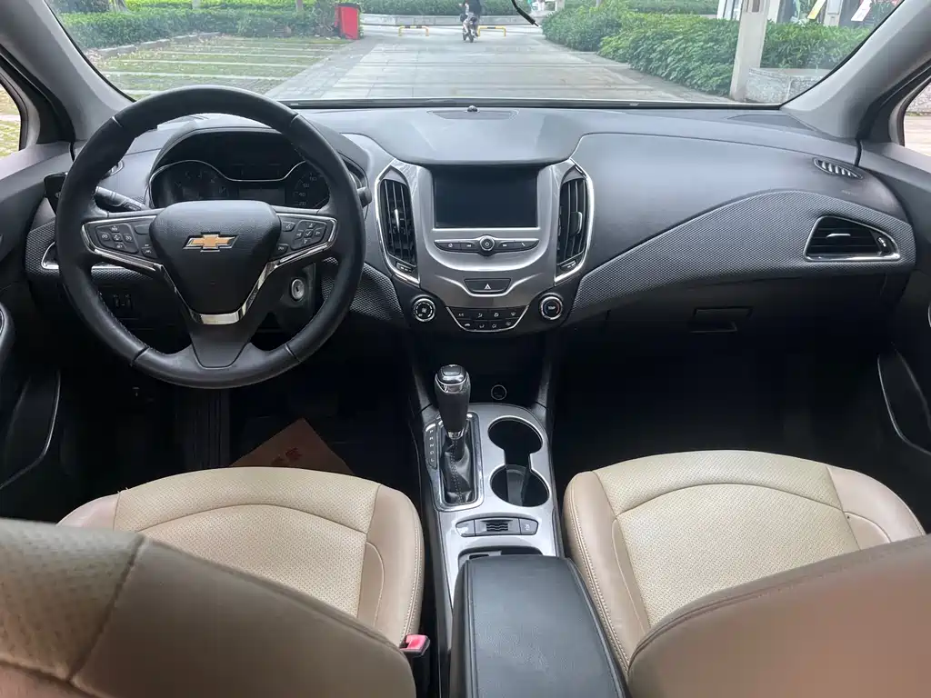 Chevrolet Cruze 2017 — фото 9