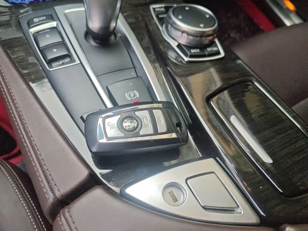 BMW 5 Series 2016 — фото 9