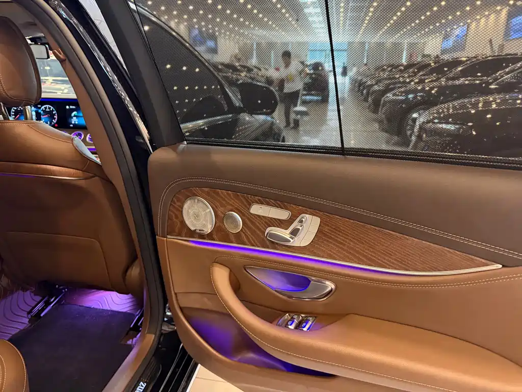 Mercedes-Benz E-Class 2022 — фото 13