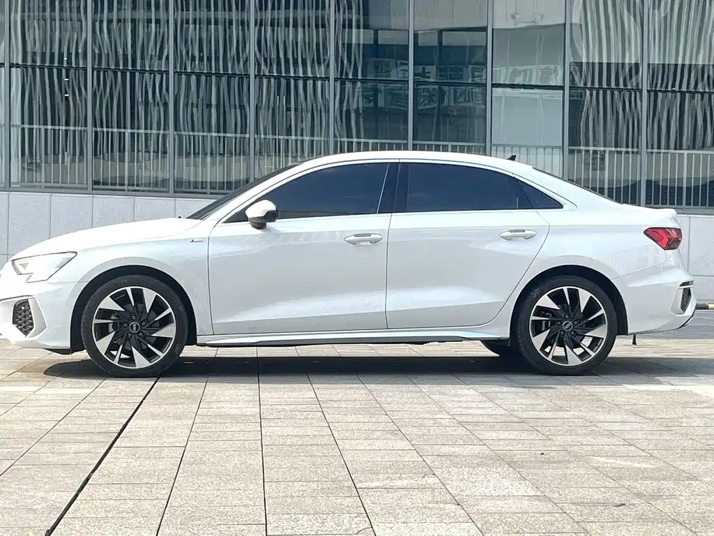 Audi A3 2022 — фото 7