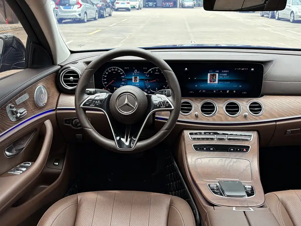 Mercedes-Benz E-Class 2023 — фото 6