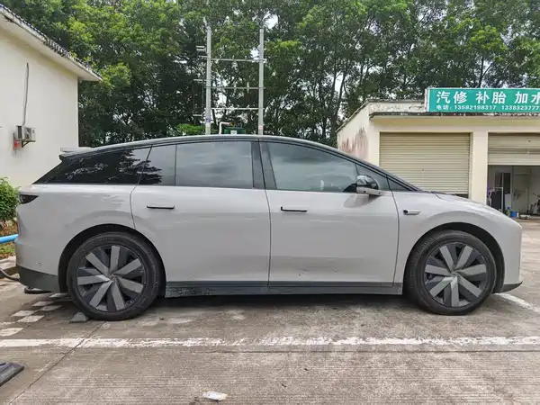 Li Auto i6 2025