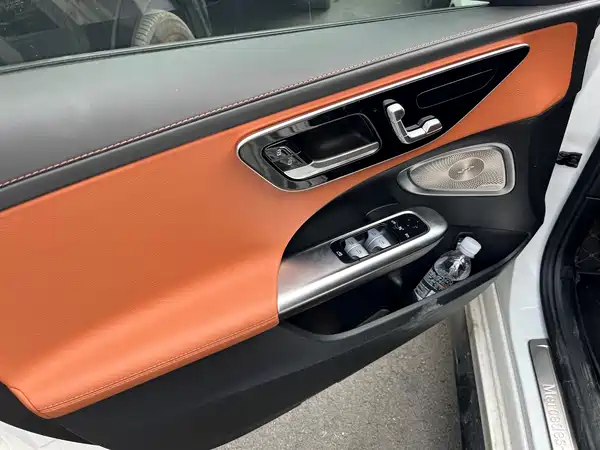 Mercedes-Benz C-Class 2024