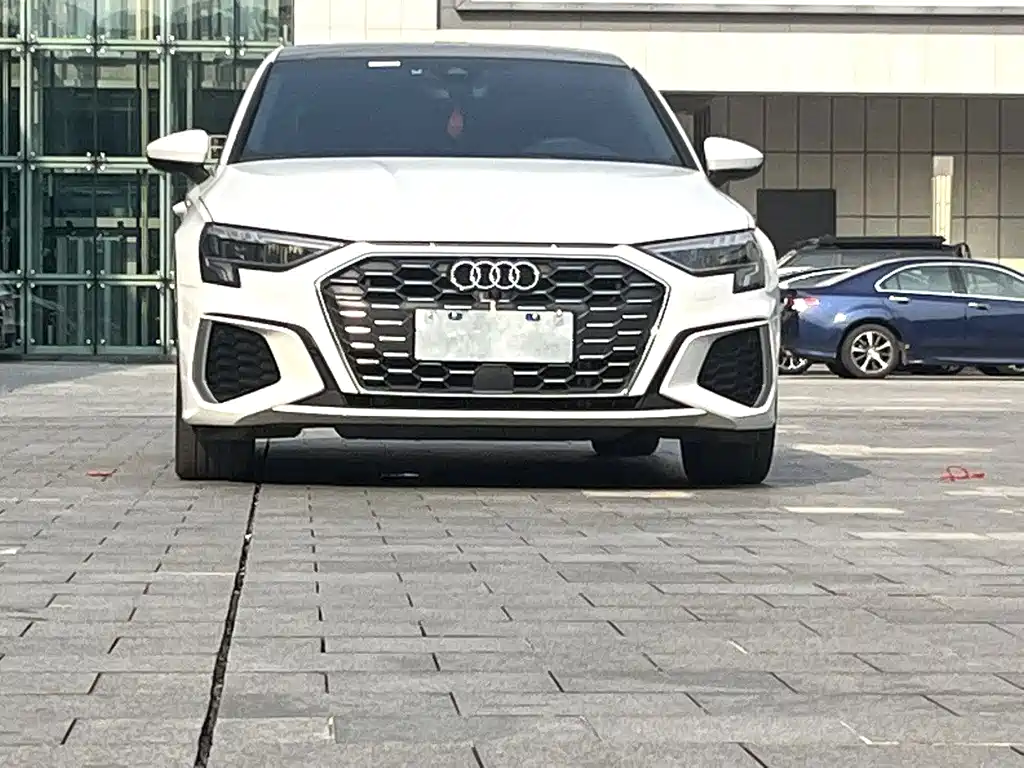 Audi A3 2022 — фото 2