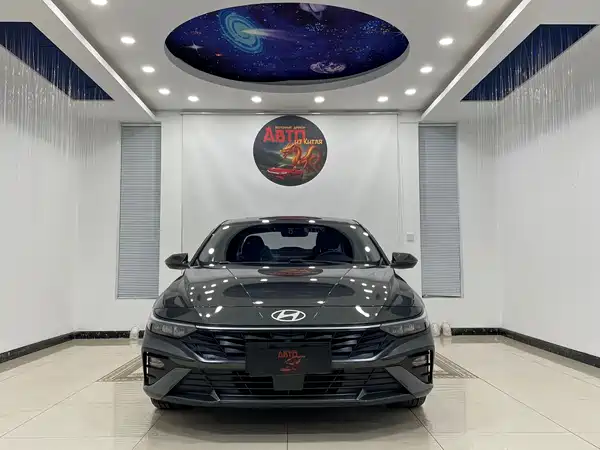 Hyundai Elantra 2024