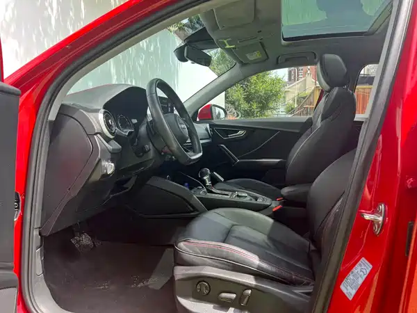 Audi Q2L 2023