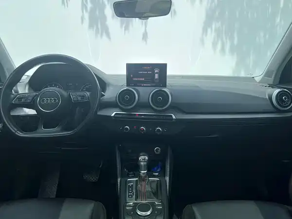Audi Q2L 2023