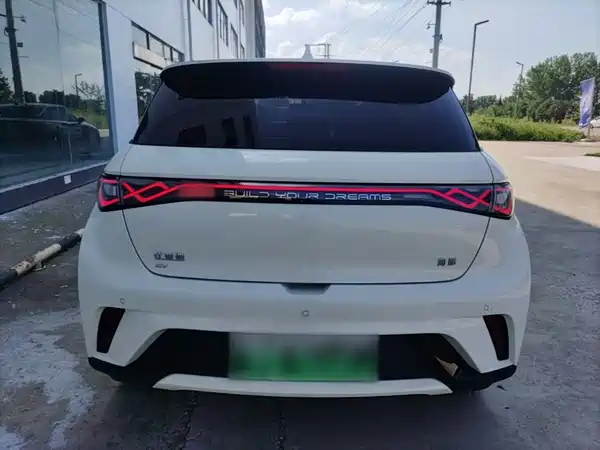 BYD Dolphin 2025