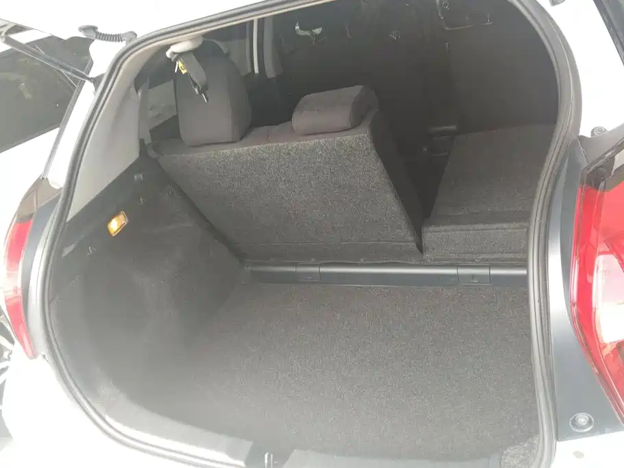 Toyota Yaris L 2019