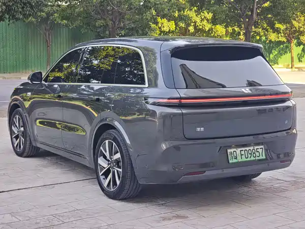 Li Auto L8 2023