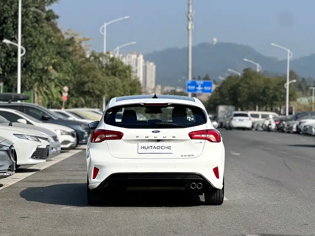 Ford Focus 2021 — фото 13